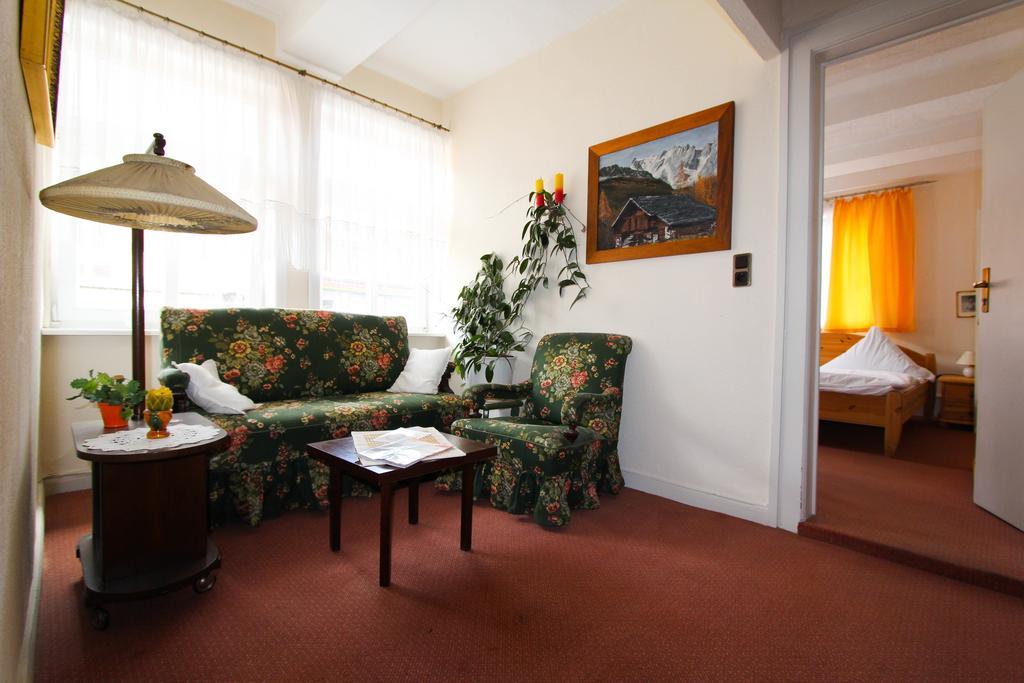 Hotel Deutsches Haus ノルトハイム エクステリア 写真